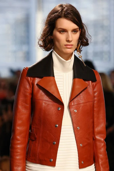 Look 3